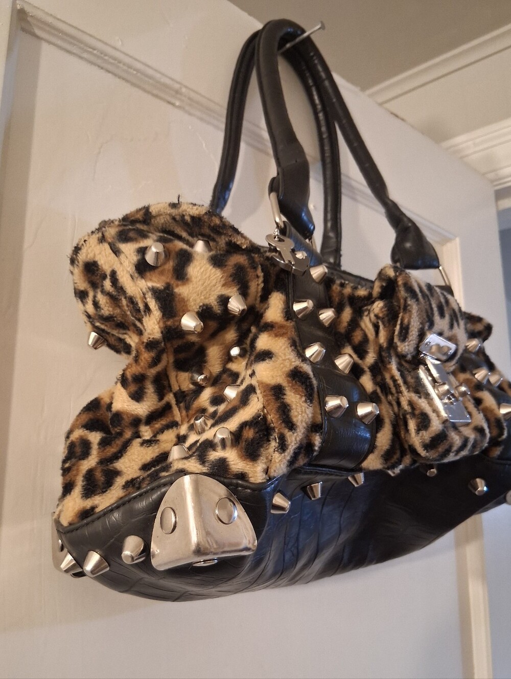 Lux de Ville Leopard Faux Fur Stud Satchel Spikes Key Charm Punk Rockabilly Bag - Picture 9 of 17